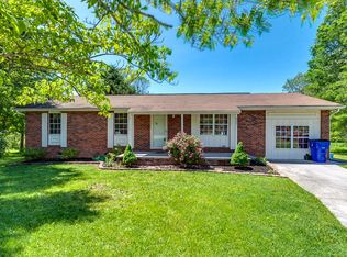 5201 Millet Ln, Knoxville, TN 37918