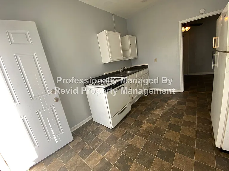 189 N Auburndale Pl #195-16 — Photo 9
