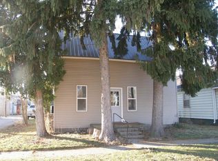 107 N Morgan St, Mentone, IN 46539