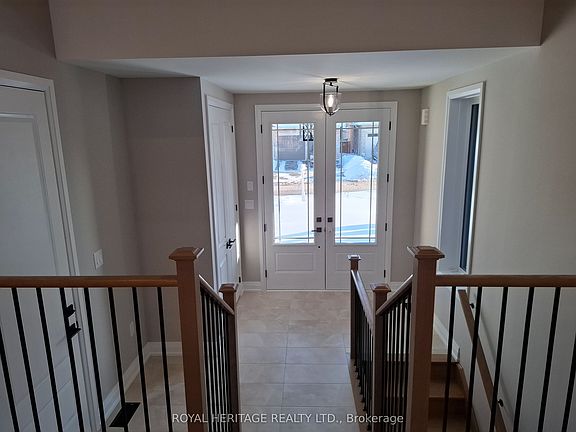 3rd image of 8 Saint Augustine Dr
