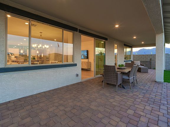 LARGE COVERED PATIO