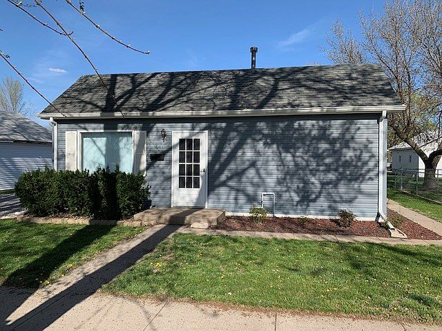 1st image of 1611 F Avenue Pl