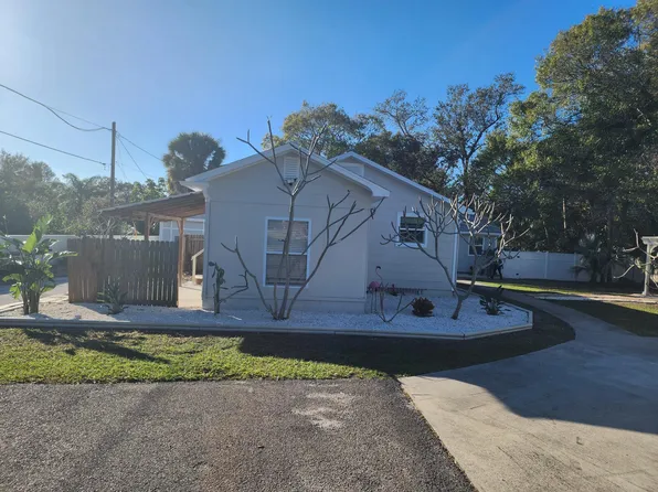 257 14th St NW, Largo, FL 33770