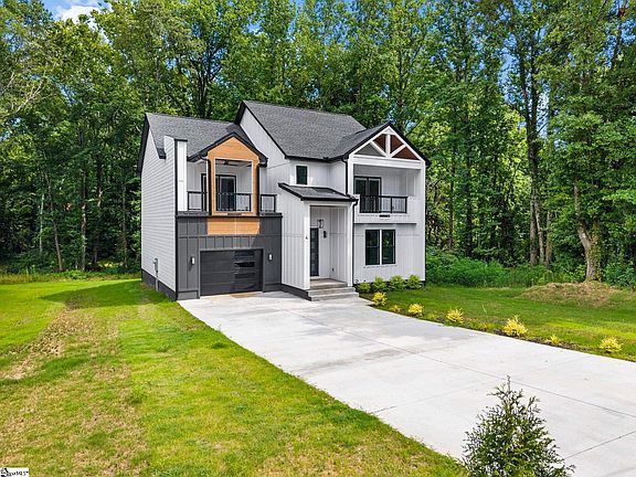 4th image of 4 McKinley Dr