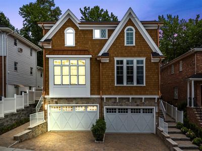 518 4th St #A, Palisades Park, NJ, 07650