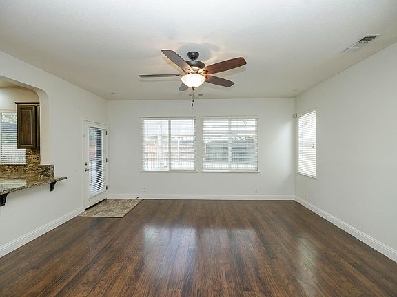 3rd image of 2217 Lionudakis Ct