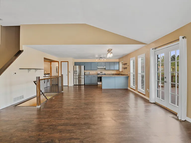 5055 Galileo Dr — Photo 4
