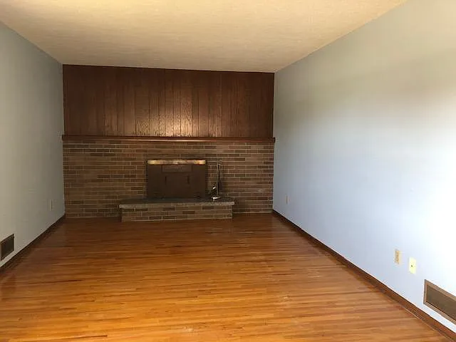 5209 Greenfield Ave — Photo 3