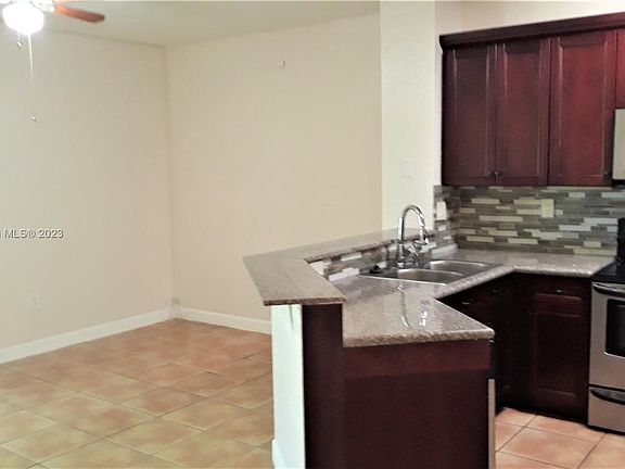 4th image of 6526 Catalina Ln #6526