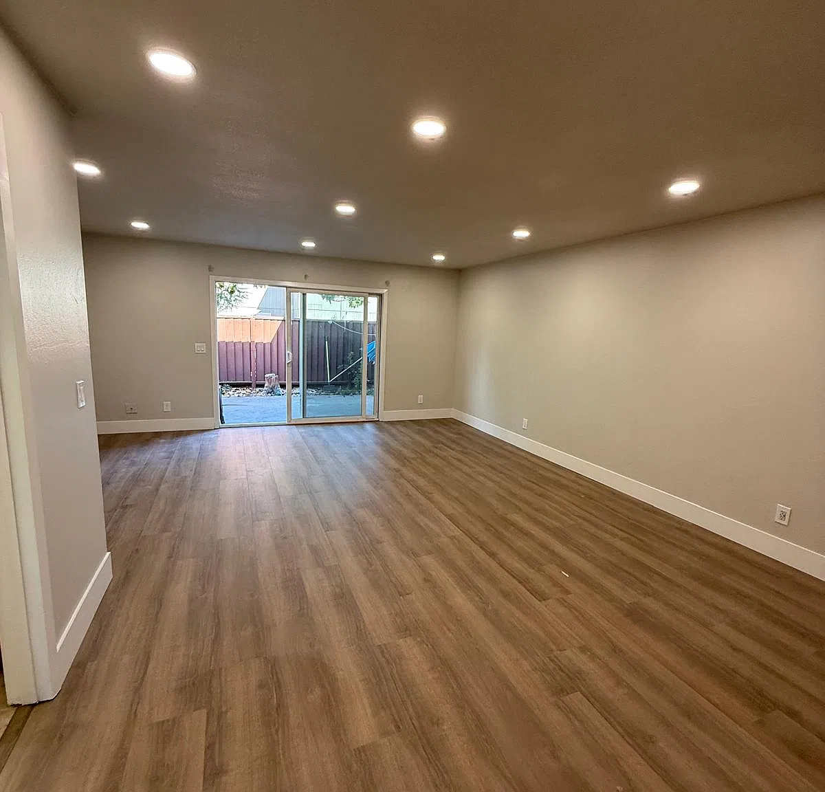 1081 Reed Avenue — Photo 2