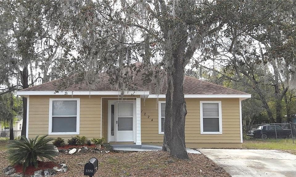 1st image of 1224 SE 20th St