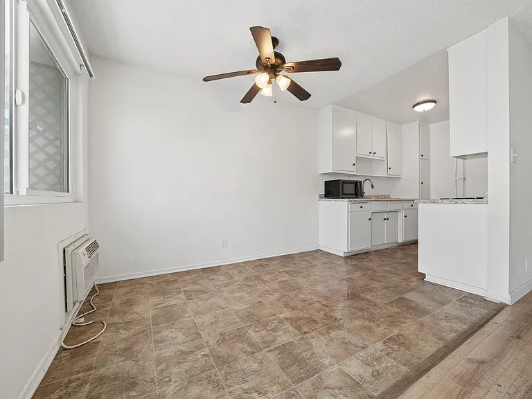 16900 Parthenia St #13 — Photo 18