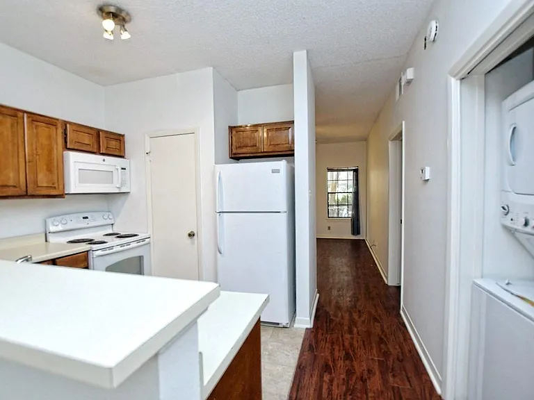2216 San Gabriel St #105 — Photo 13