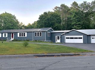 35 Parkview Ter, Augusta, ME 04330