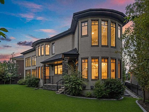 2nd image of 216 S Aspen Summit Bay SW