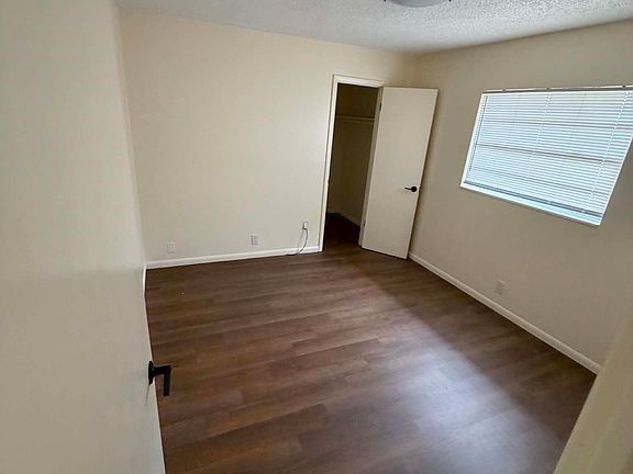 5th image of 190 Mango Dr