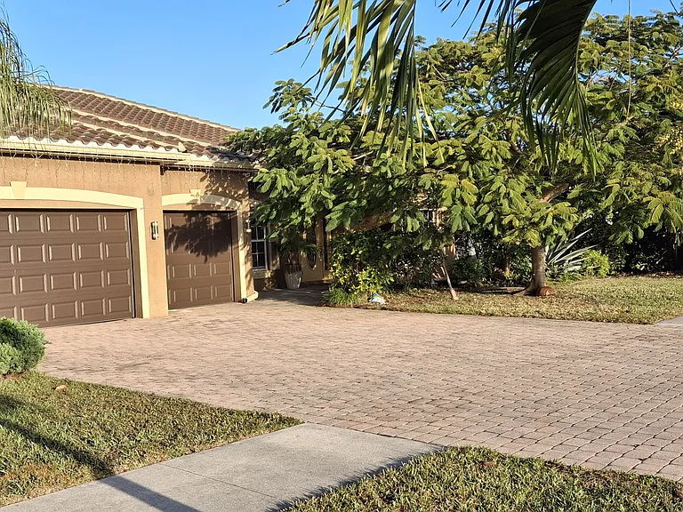 3 Car Garage