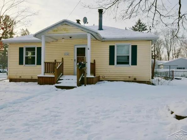 114 E Sugnet Rd, Midland, MI 48642