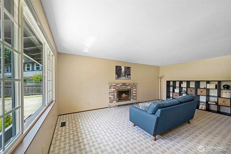 4th image of 3246 Eastland Circle SE