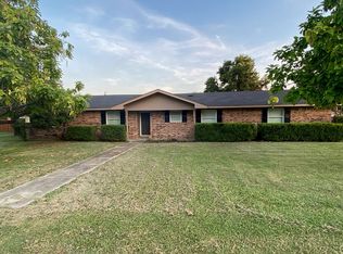 308 Monterrey Trl, Valley View, TX 76272