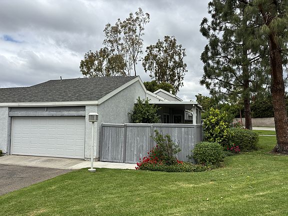 3rd image of 8 La Paloma Dr