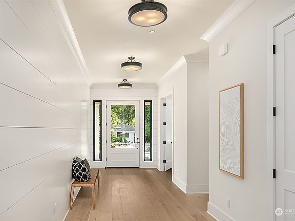 4th image of 10914 SE 26th Street