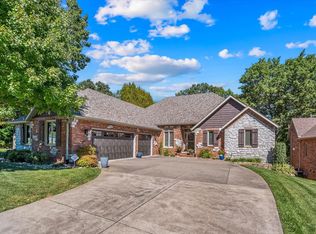 1611 E Wood Oaks St, Springfield, MO 65804