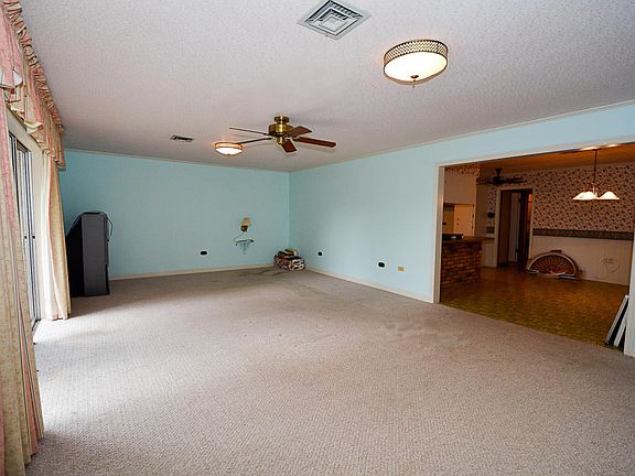 5th image of 2306 Barton St