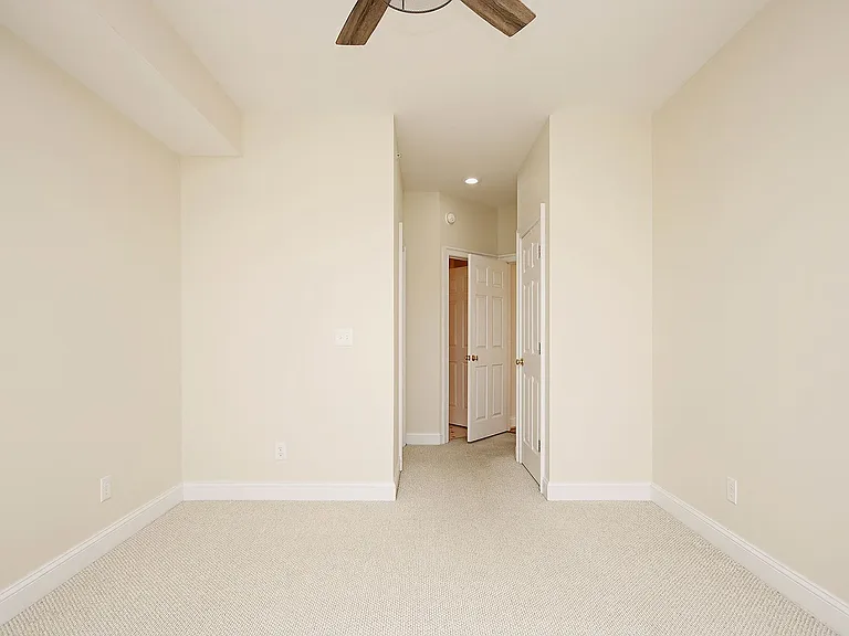 1052 Glenwood Station Ln #201 — Photo 10