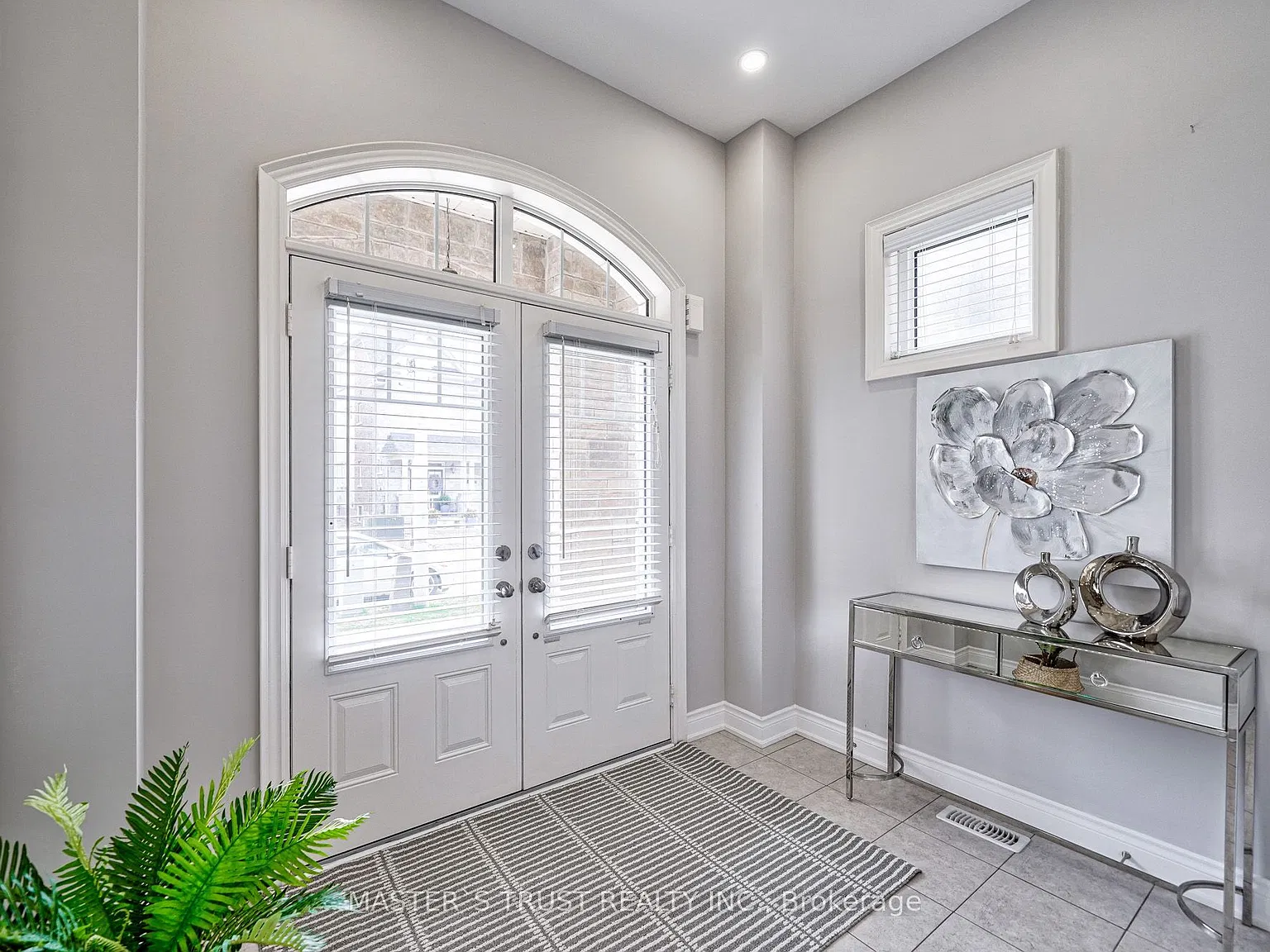 4 bed, $4,800 — Photo 2
