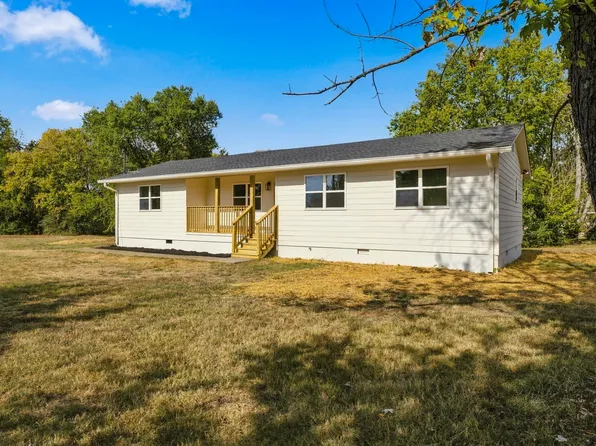 1127 Twin Oak Dr, Murfreesboro, TN 37130