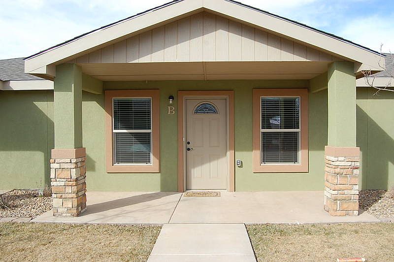 1st image of 141 Townsgate Plz APT B