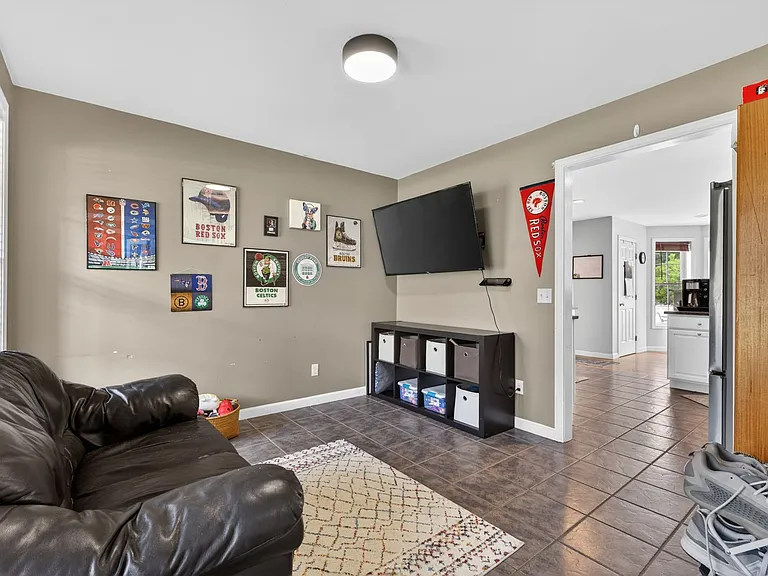 9 Stephen Dr — Photo 21