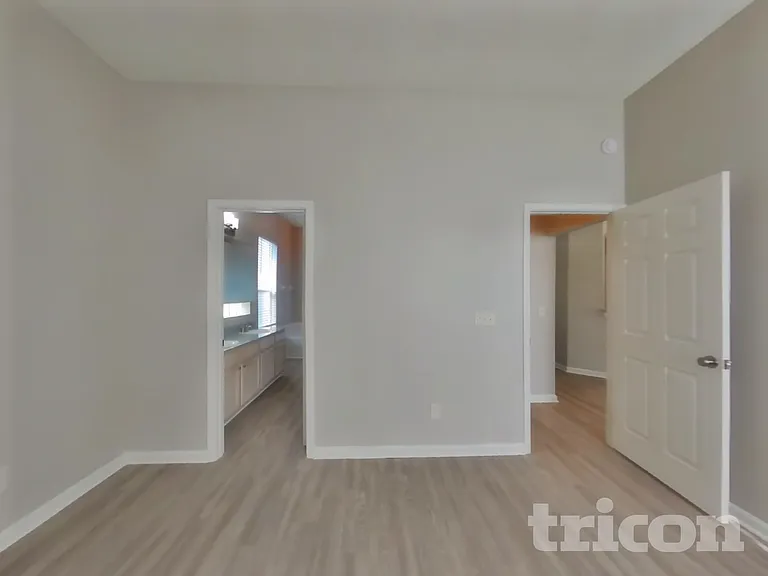 3264 Abbeyfield Dr E — Photo 7