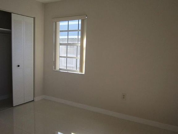 4th image of 434 NE 210th Circle Ter