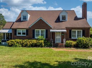 3962 Startown Rd, Newton, NC 28658