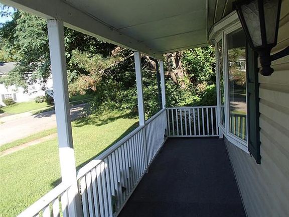 3rd image of 299 Dulles Dr