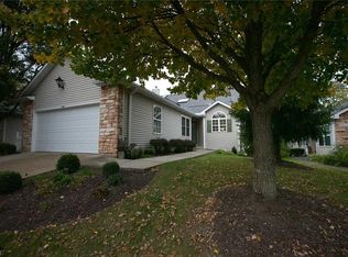 959 Grand View Ln, Aurora, OH 44202