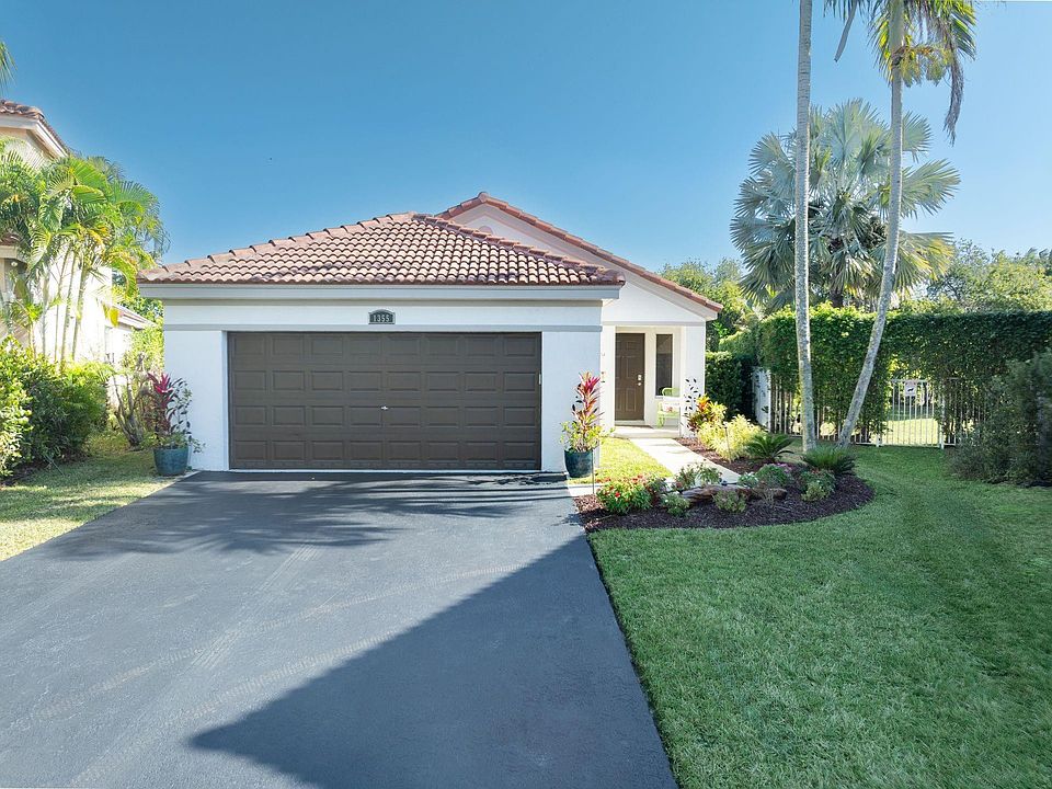 1st image of 1355 Plumosa Way