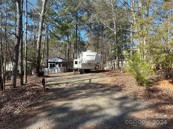 179 Landlubber Trl, Mount Gilead, NC 27306