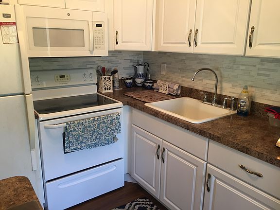 2nd image of 137 Easthampton F #137