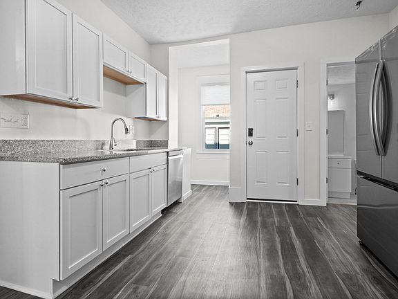 Brand new remodeled kitchen.