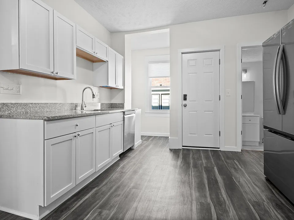 Brand new remodeled kitchen.