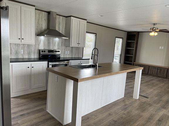 3rd image of 920 Century Plaza Dr #720