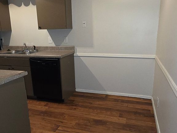 3rd image of 1424 S Saint Louis Ave #3