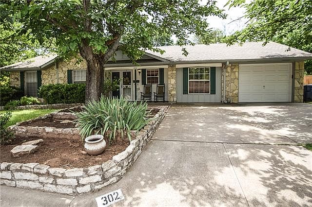 1st image of 302 S Cherry Ln