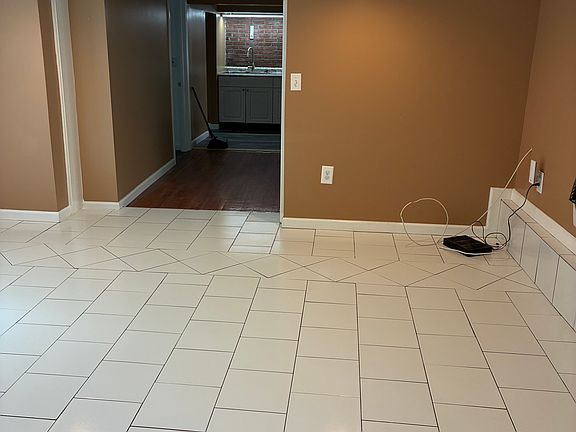 3rd image of 142 College Ave
