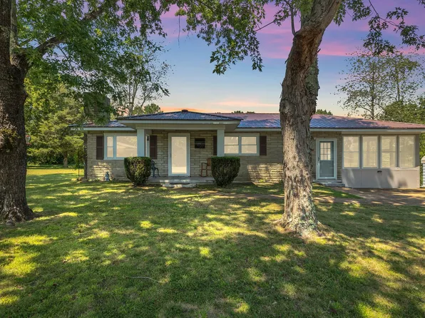 793 Gray Rd, Hohenwald, TN 38462