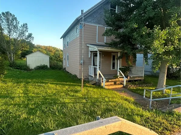 536 Sconondoa St, Oneida, NY 13421