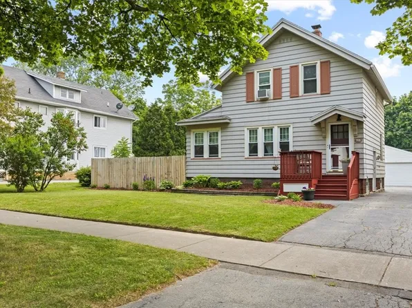 598 Genesee Park Blvd, Rochester, NY 14619